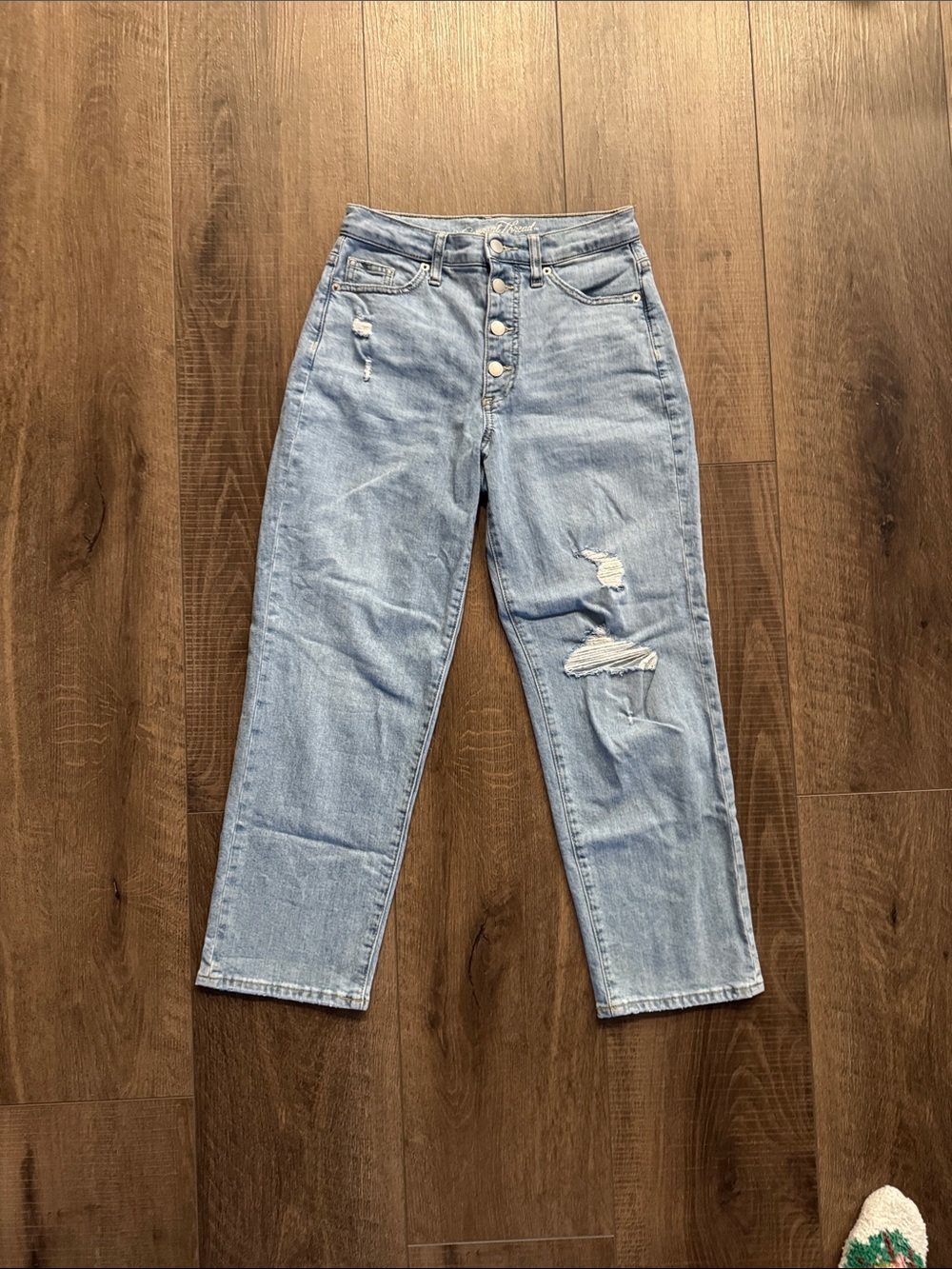 Women’s Universal Thread High-Rise Light Blue Distressed Jeans Straight